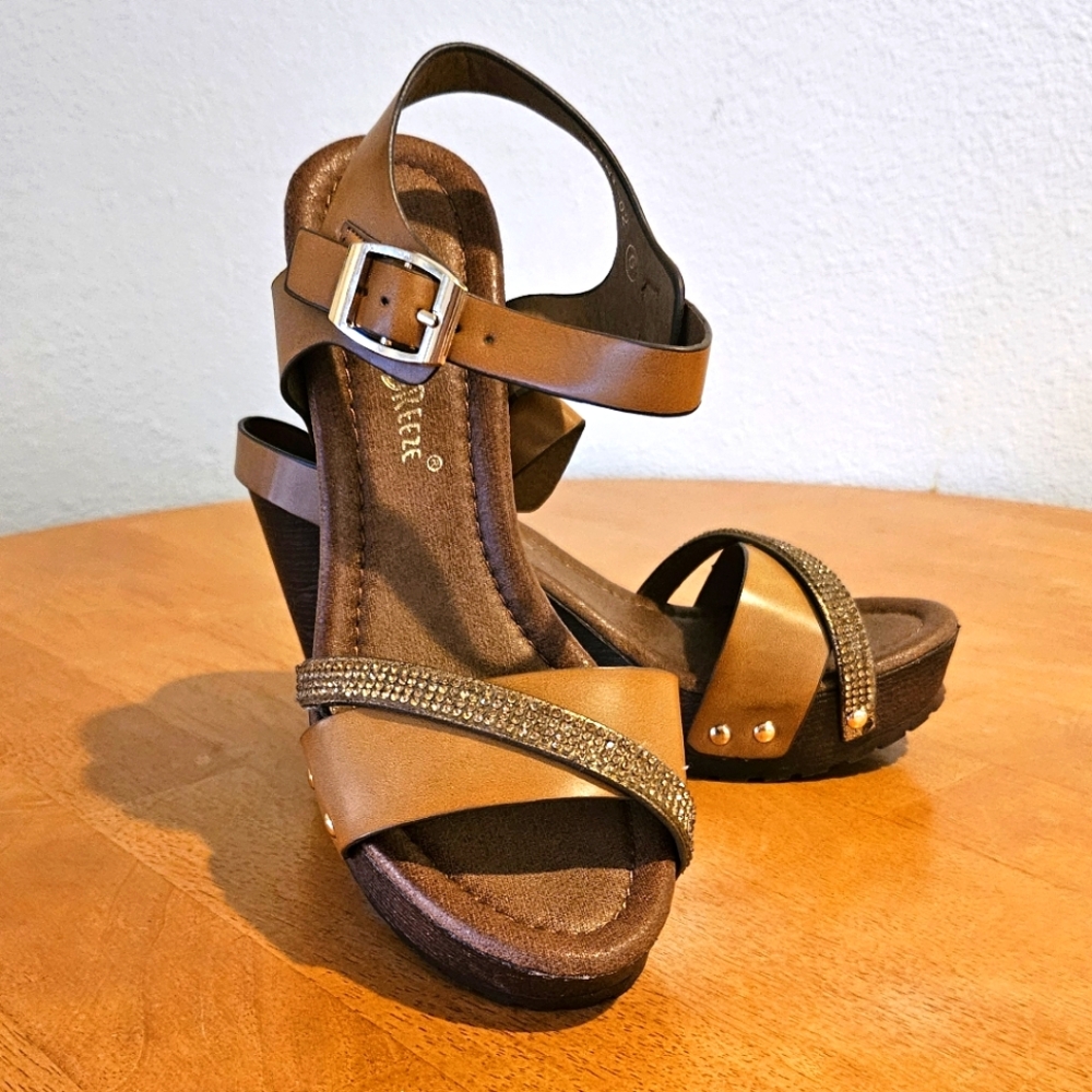 NWT'S - NATURE BREEZE - "Vint" - Cognac Brown Strapy Platform Heels